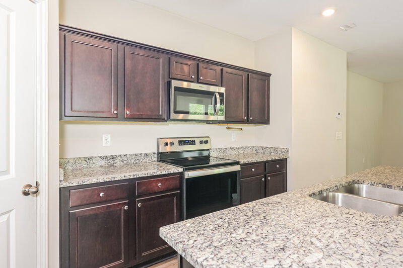 2,545/Mo, 4211 Kendrick Cir Loganville, GA 30052 Kitchen View 2