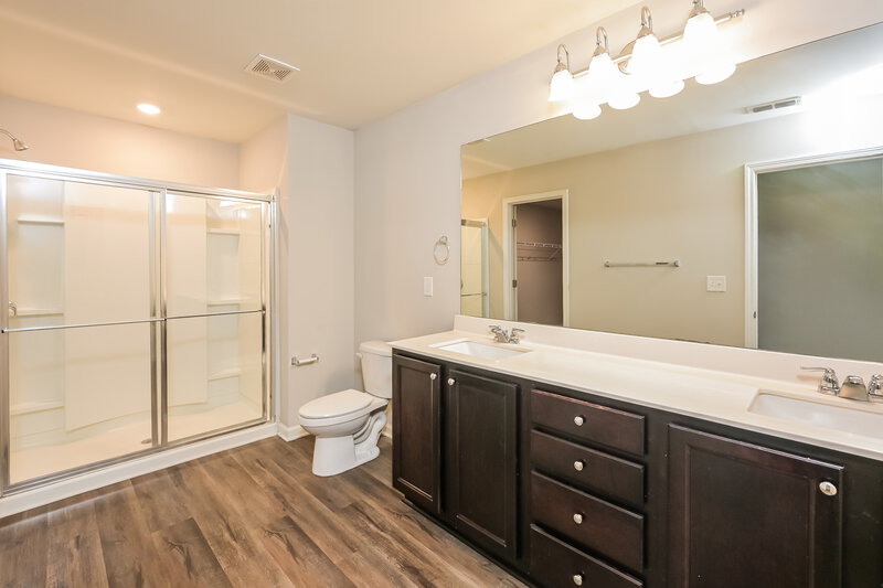 2,545/Mo, 4211 Kendrick Cir Loganville, GA 30052 Main Bathroom View