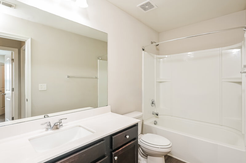 2,545/Mo, 4211 Kendrick Cir Loganville, GA 30052 Bathroom View