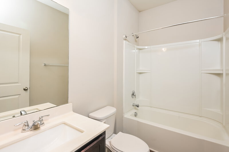 2,545/Mo, 4211 Kendrick Cir Loganville, GA 30052 Bathroom View 2