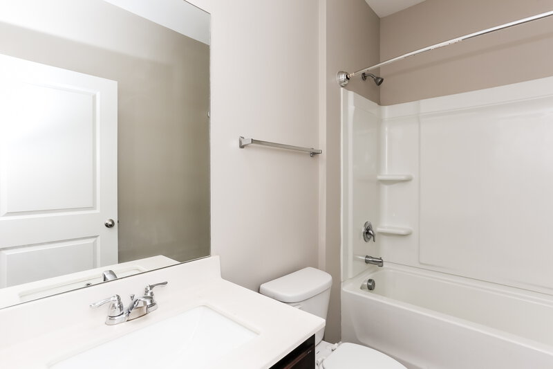 2,450/Mo, 3695 Newbury Place Dr Loganville, GA 30052 Bathroom View