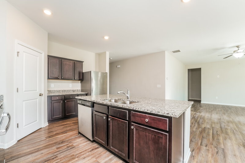 2,280/Mo, 3835 Newbury Place Dr Loganville, GA 30052 Kitchen View 2