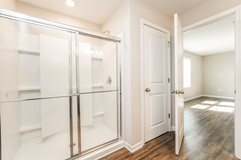 2,280/Mo, 3835 Newbury Place Dr Loganville, GA 30052 Main Bathroom View 2