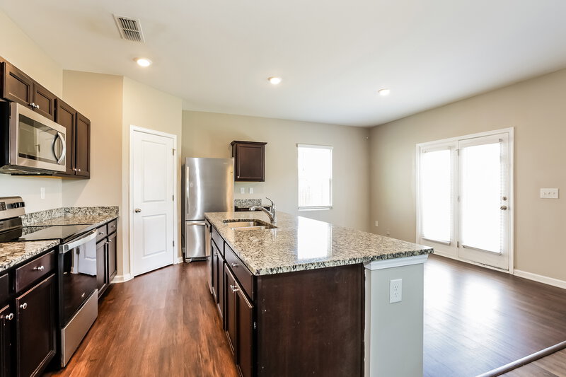 2,565/Mo, 3740 Newbury Place Dr Loganville, GA 30052 Kitchen View