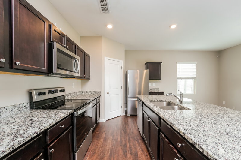 2,580/Mo, 3740 Newbury Place Dr Loganville, GA 30052 Kitchen View