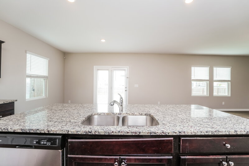 2,580/Mo, 3740 Newbury Place Dr Loganville, GA 30052 Kitchen View 2