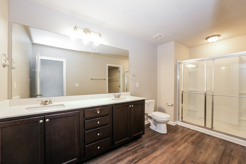 2,580/Mo, 3740 Newbury Place Dr Loganville, GA 30052 Main Bathroom View