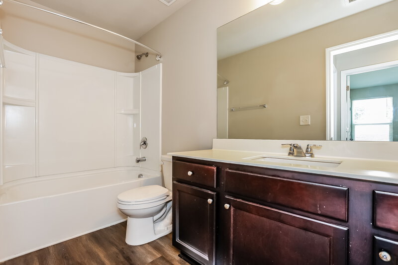 2,565/Mo, 3740 Newbury Place Dr Loganville, GA 30052 Bathroom View 2