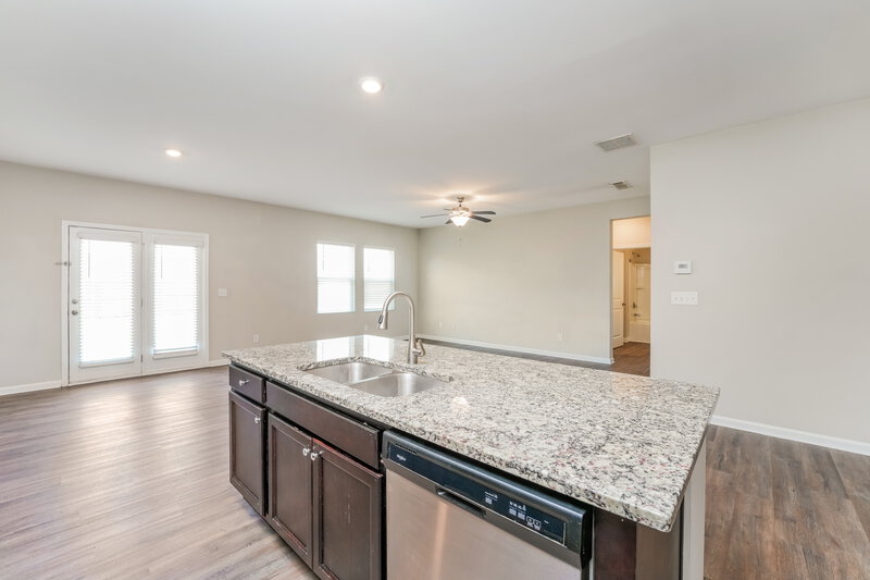 2,515/Mo, 3735 Newbury Place Dr Loganville, GA 30052 Kitchen View 2