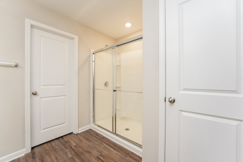 2,515/Mo, 3735 Newbury Place Dr Loganville, GA 30052 Main Bathroom View 2
