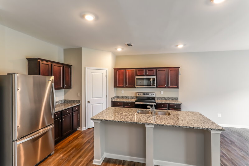 2,620/Mo, 3755 Newbury Place Dr Loganville, GA 30052 Kitchen View