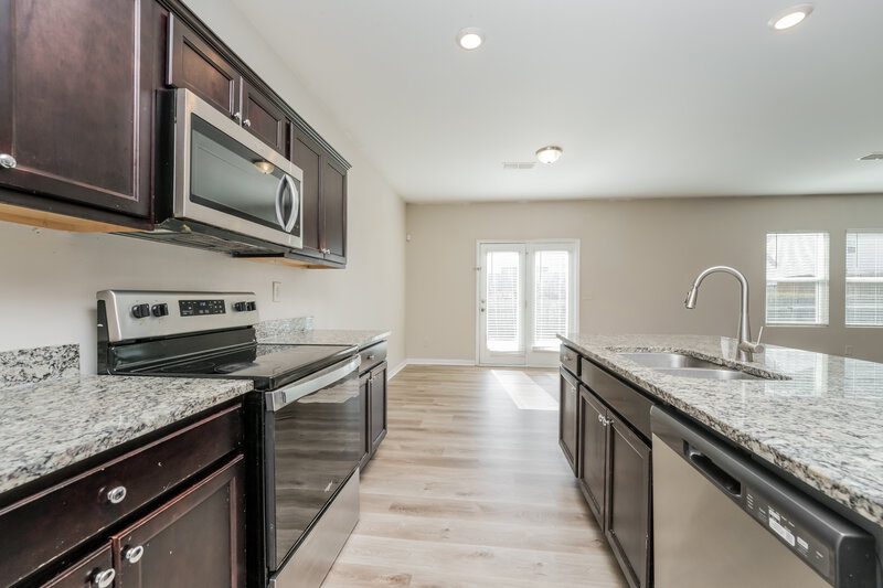 2,280/Mo, 3775 Newbury Place Dr Loganville, GA 30052 Kitchen View 2