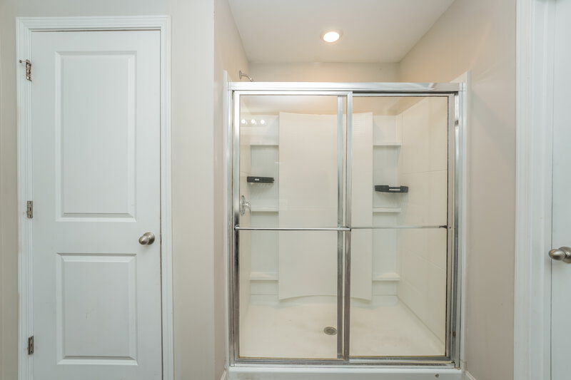 2,280/Mo, 3775 Newbury Place Dr Loganville, GA 30052 Main Bathroom View 2