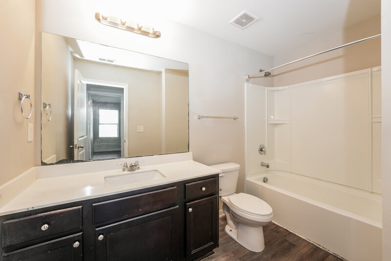 2,280/Mo, 3775 Newbury Place Dr Loganville, GA 30052 Bathroom View