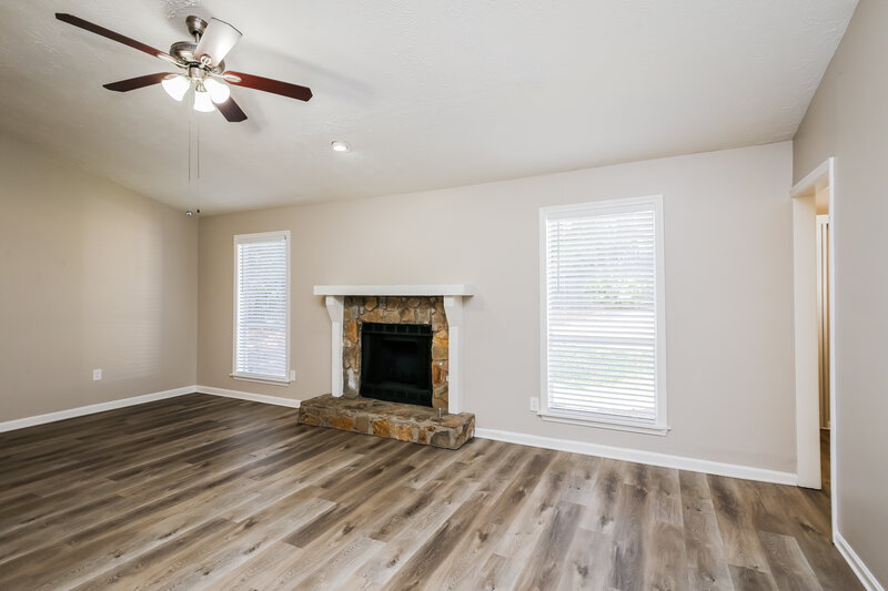 2,180/Mo, 2610 Mill Pond Ct Duluth, GA 30096 Living Room View 2