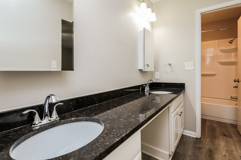 2,180/Mo, 2610 Mill Pond Ct Duluth, GA 30096 Main Bathroom View