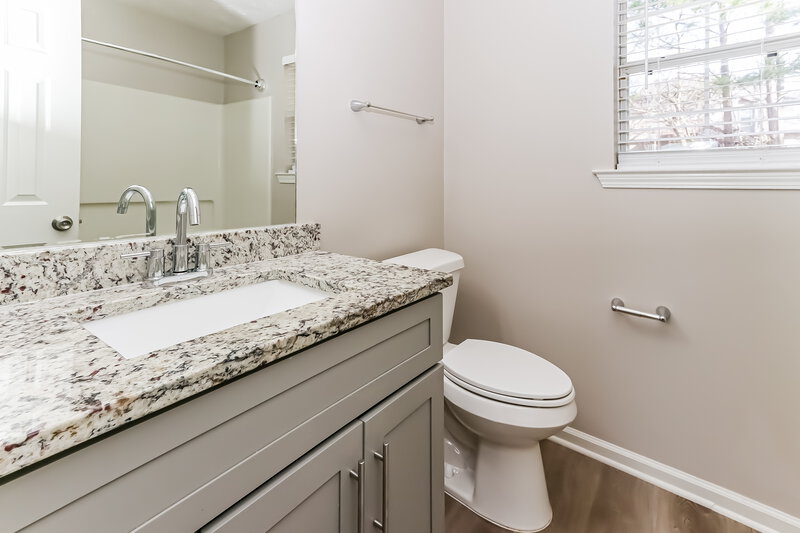 2,105/Mo, 1456 Pebble Ridge Lane Hampton, GA 30228 Bathroom View