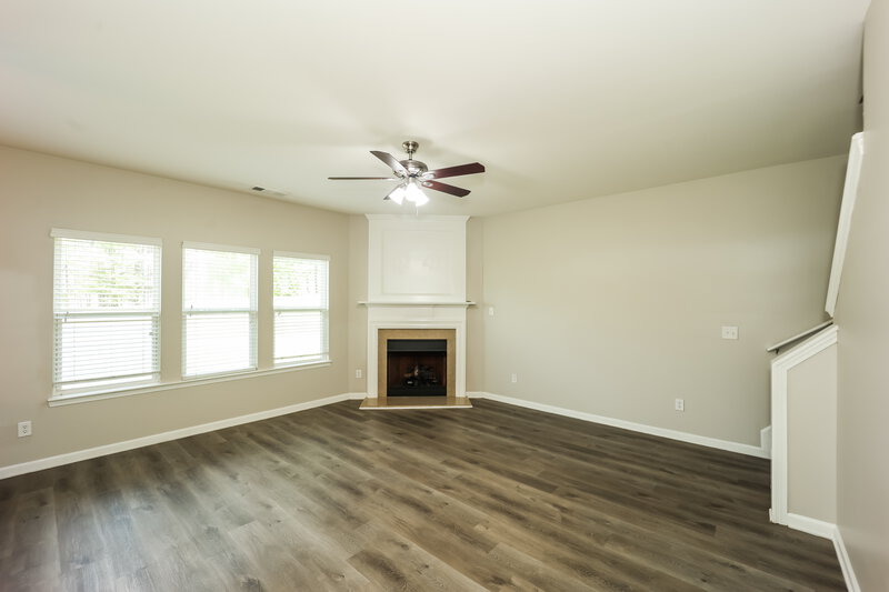 2,715/Mo, 5411 Bighorn Pass SW Atlanta, GA 30349 Living Room View 2