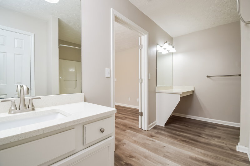 1,790/Mo, 1038 Alford Xing Lithonia, GA 30058 Main Bathroom View