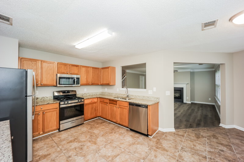 2,120/Mo, 3057 Sable Run Rd Atlanta, GA 30349 Kitchen View