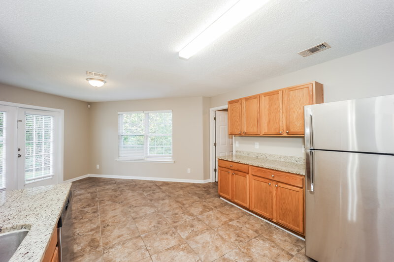 2,120/Mo, 3057 Sable Run Rd Atlanta, GA 30349 Kitchen View 2