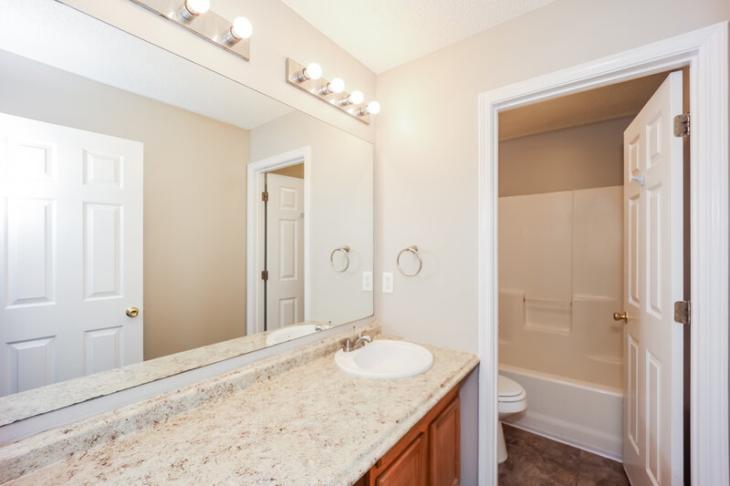 2,120/Mo, 3057 Sable Run Rd Atlanta, GA 30349 Bathroom View
