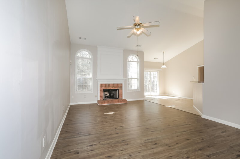 1,925/Mo, 2744 Lakeside Dr SW Conyers, GA 30094 Living Room View