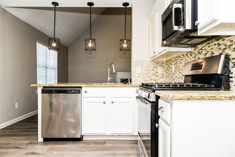 2,970/Mo, 204 Biltmore Way Stockbridge, GA 30281 Kitchen View 2