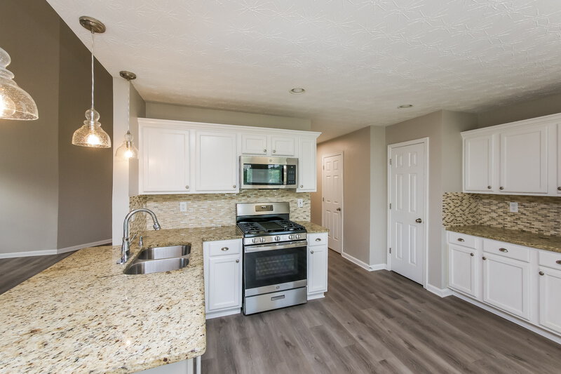 2,225/Mo, 204 Biltmore Way Stockbridge, GA 30281 Kitchen View