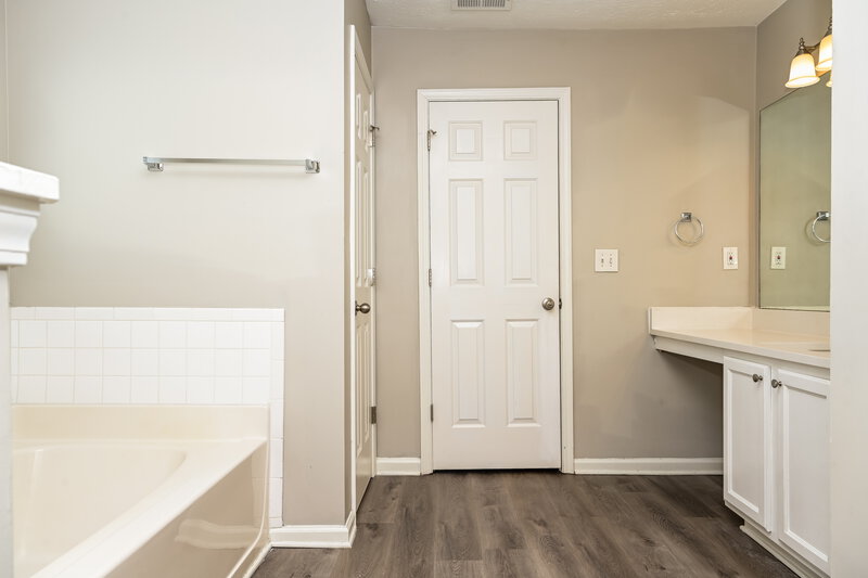2,970/Mo, 204 Biltmore Way Stockbridge, GA 30281 Bathroom View