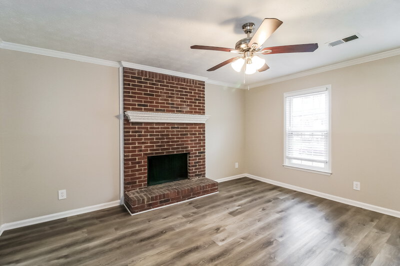 2,040/Mo, 870 Pine Ridge Dr Stone Mountain, GA 30087 Living Room View