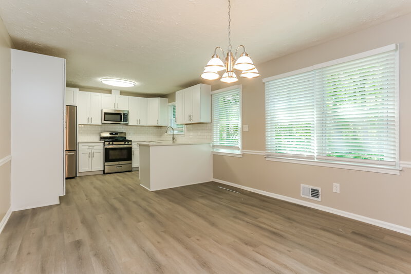2,190/Mo, 275 Oak St Fayetteville, GA 30215 Dining Room View