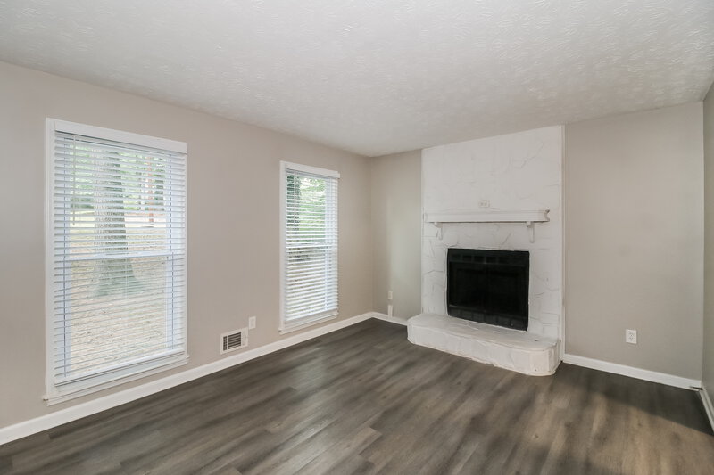 2,005/Mo, 275 Oak St Fayetteville, GA 30215 Living Room View