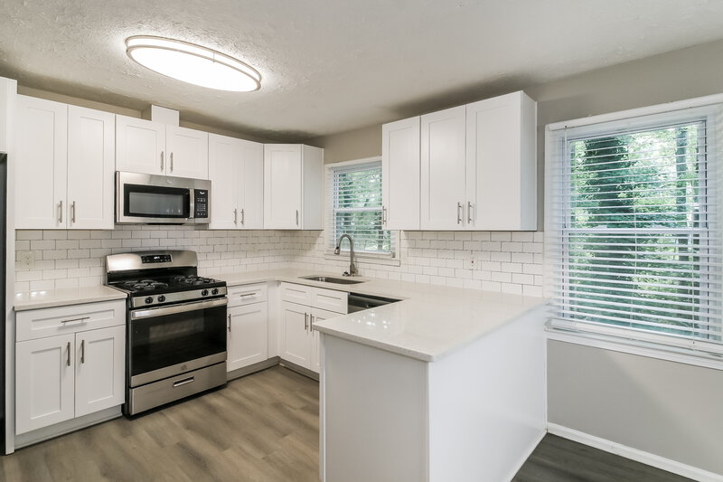 2,005/Mo, 275 Oak St Fayetteville, GA 30215 Kitchen View