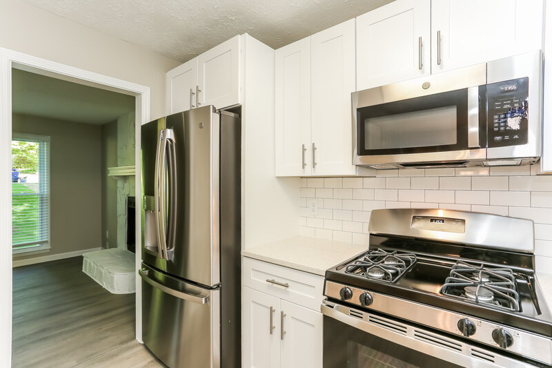 2,190/Mo, 275 Oak St Fayetteville, GA 30215 Kitchen View 4