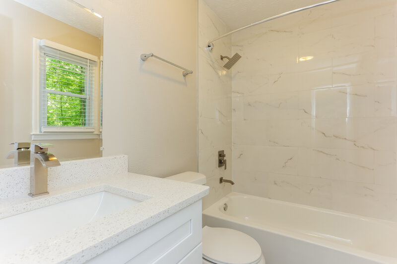 2,190/Mo, 275 Oak St Fayetteville, GA 30215 Bathroom View