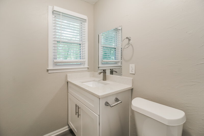 2,005/Mo, 275 Oak St Fayetteville, GA 30215 Bathroom View