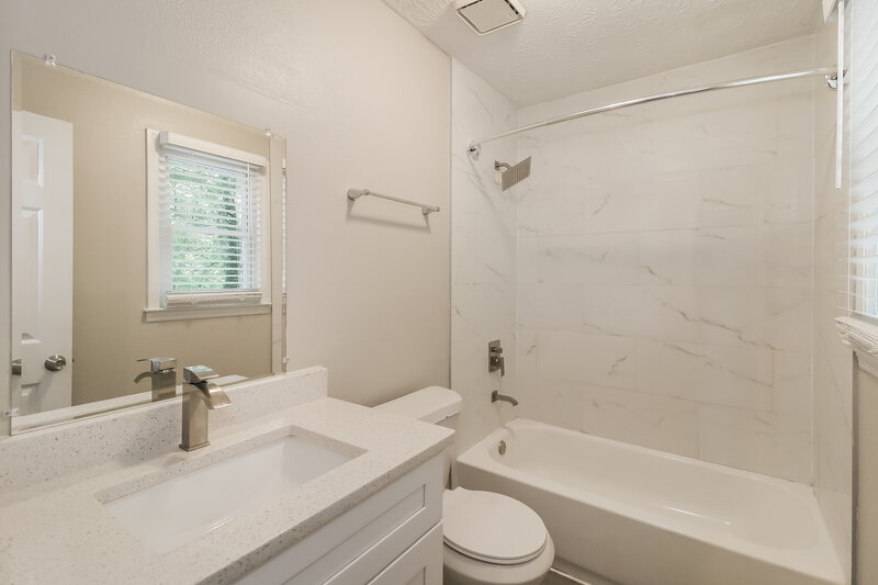 2,005/Mo, 275 Oak St Fayetteville, GA 30215 Bathroom View 2
