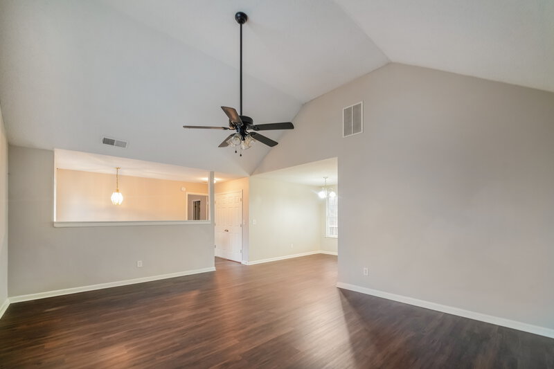 1,690/Mo, 409 Robin Hill Ln Temple, GA 30179 Living Room View 2