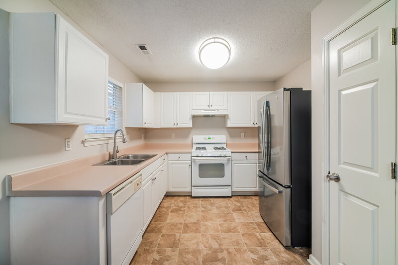 1,690/Mo, 409 Robin Hill Ln Temple, GA 30179 Kitchen View
