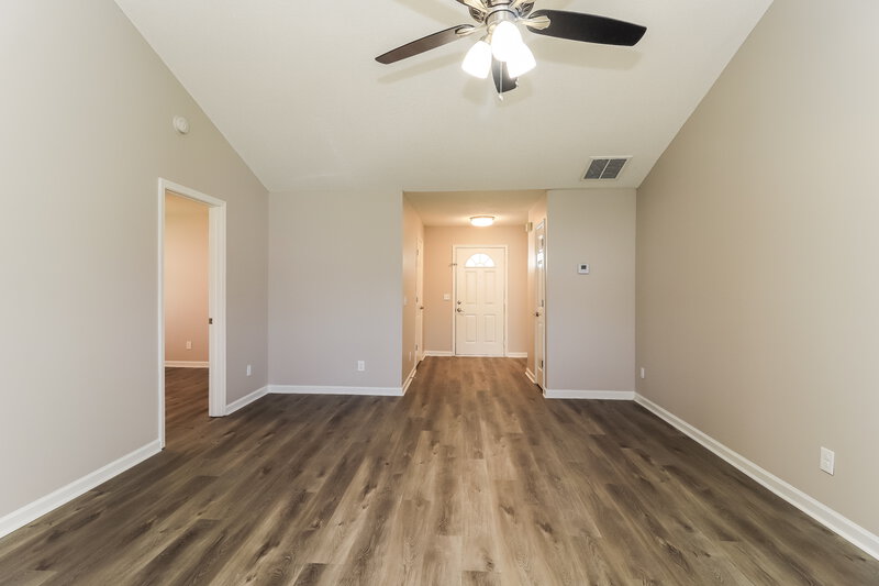 1,720/Mo, 14 Southview Dr Cartersville, GA 30121 Living Room View 2
