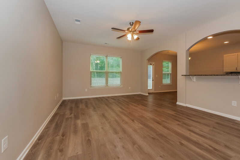 2,800/Mo, 35 Southwind Cir Newnan, GA 30265 Living Room View 3