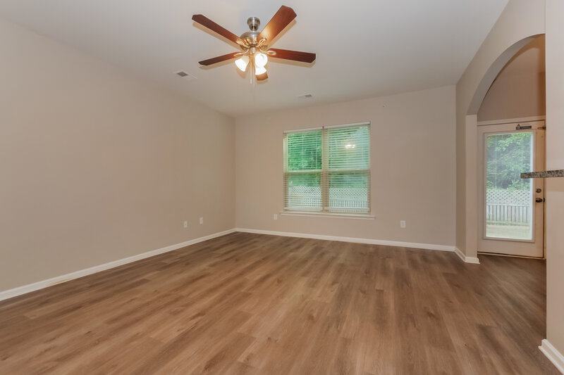 2,800/Mo, 35 Southwind Cir Newnan, GA 30265 Living Room View 4