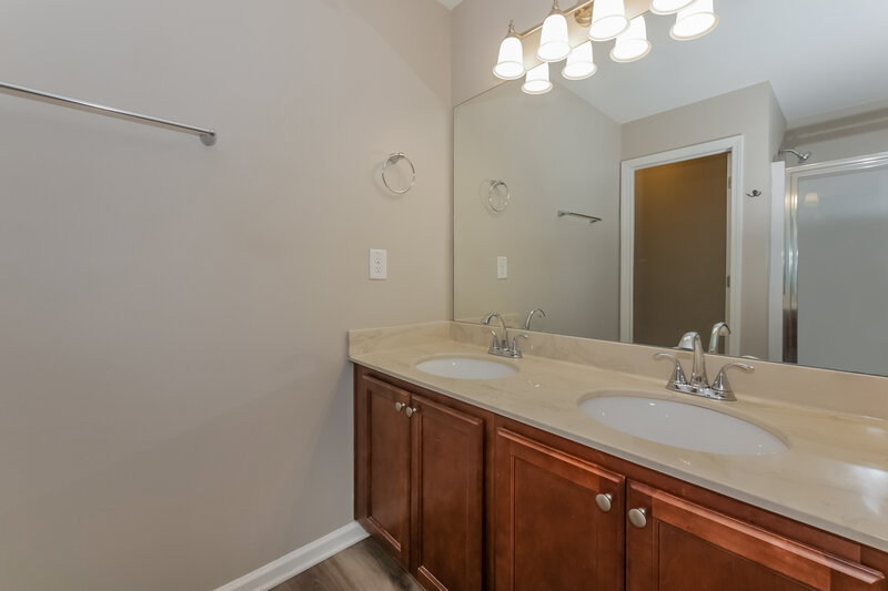 2,800/Mo, 35 Southwind Cir Newnan, GA 30265 Main Bathroom View
