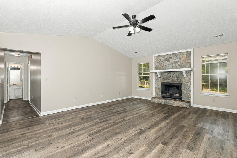 1,805/Mo, 1320 Foxvale Dr Hampton, GA 30228 Living Room View