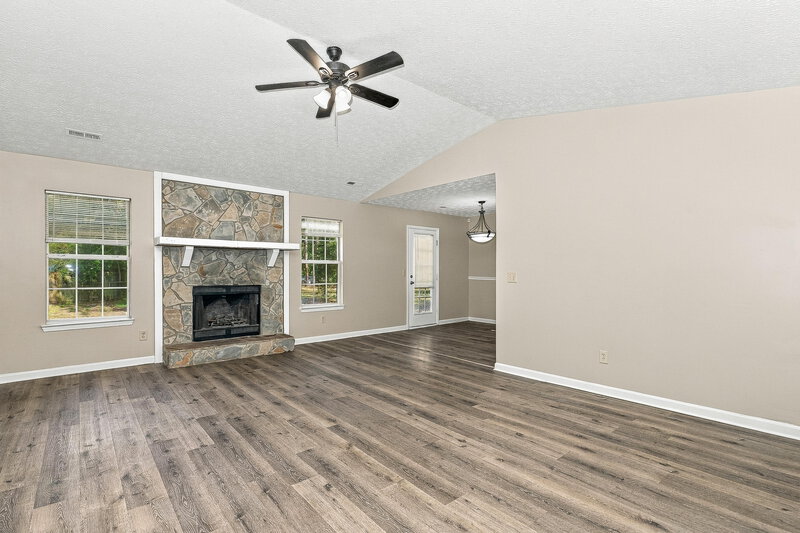 1,805/Mo, 1320 Foxvale Dr Hampton, GA 30228 Living Room View 2