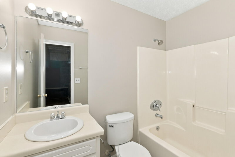 1,805/Mo, 1320 Foxvale Dr Hampton, GA 30228 Bathroom View