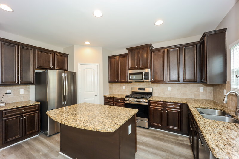 2,585/Mo, 2392 BRAELIN LOOP McDonough, GA 30253 Kitchen View