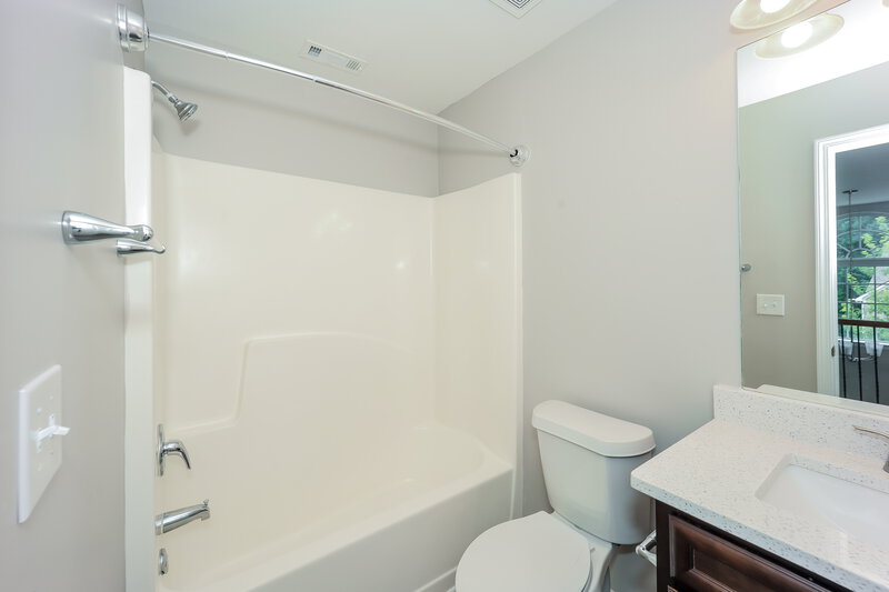 2,585/Mo, 2392 BRAELIN LOOP McDonough, GA 30253 Bathroom View