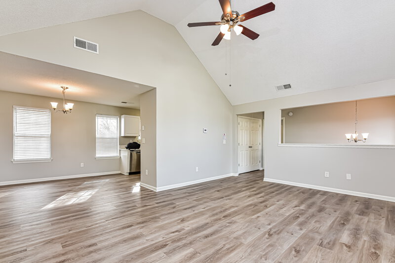 1,845/Mo, 2544 Rambling Way Lithonia, GA 30058 Living Room View 2